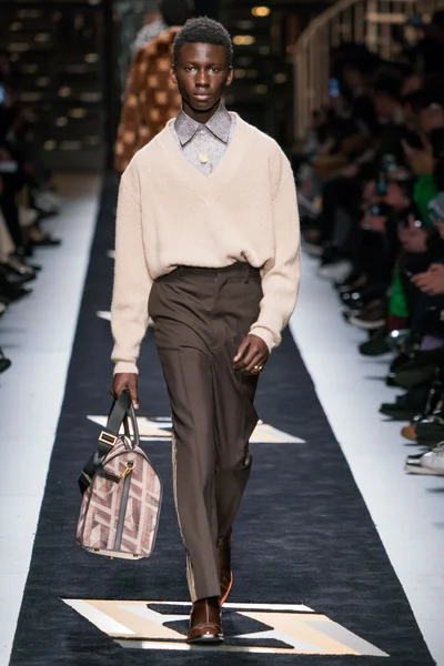 Look 12